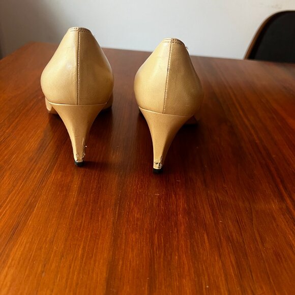 Vintage CHANEL two tone pump Size 38 - Picture 4 of 5